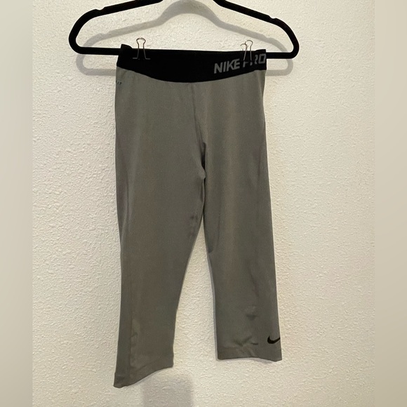 Women's Nike Pro Dri-Fit Dry Gary Leggings/Crops Size Small - Picture 1 of 7